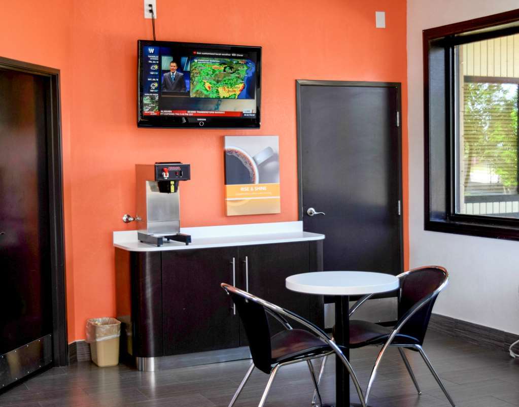 Sky Palace Inn & Suites By Jasper Beeville Intérieur photo