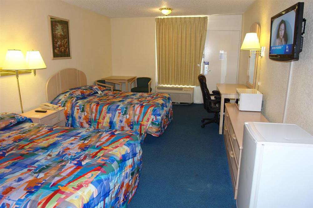 Sky Palace Inn & Suites By Jasper Beeville Chambre photo